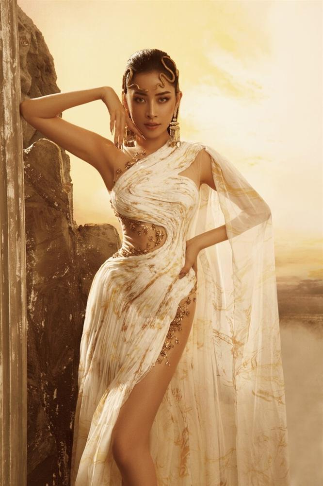 Chi Pu diện đầm xẻ quá hông phô trọn vòng 3 hiểm hơn cả Ngọc Trinh-8