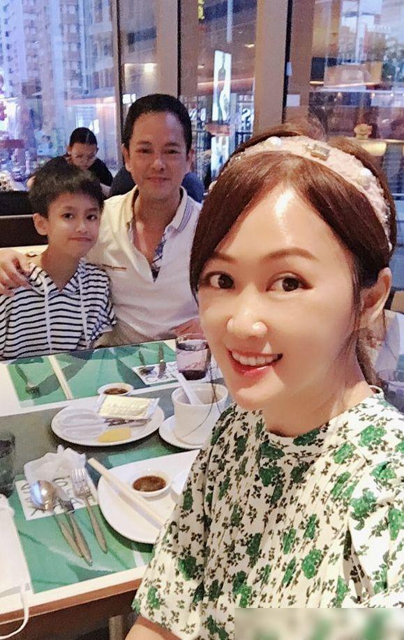 Chúc Anh Đài Lương Tiểu Băng phát tướng, bị đồn mang thai ở tuổi 51-6