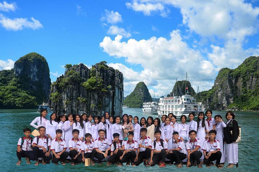 Khi lớp người ta đi du lịch: Du hí trong nước đã là gì, phải lên tận sao Hỏa mới oách!-9