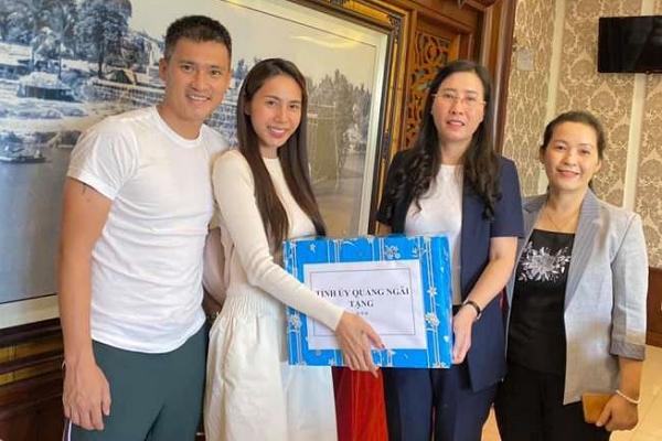 Thủy Tiên gặp tai tiếng cứu trợ miền Trung, Công Vinh nói: Sẽ hướng về miền Tây nhiều hơn-5