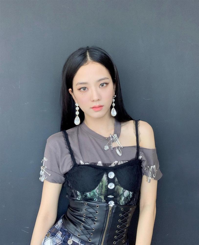 5 cách tạo kiểu tóc thẳng siêu sang quý tộc, ngắm rồi muốn đi làm ngay và luôn-8