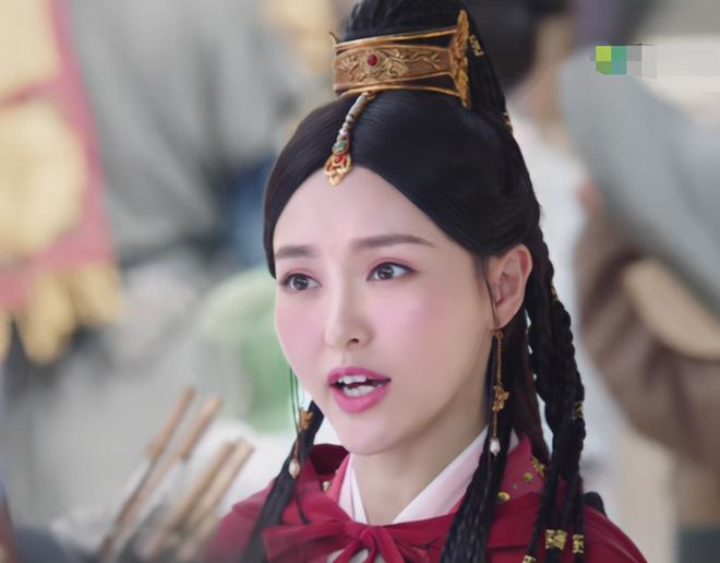 Các kiểu make-up lồng lộn quá đà của mỹ nhân Hoa ngữ-7