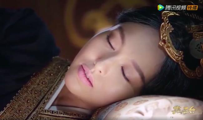 Các kiểu make-up lồng lộn quá đà của mỹ nhân Hoa ngữ-9