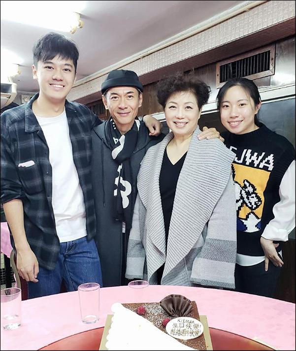 Tài tử phong lưu bậc nhất TVB đi bán bảo hiểm sau khi ánh hào quang lụi tàn-9