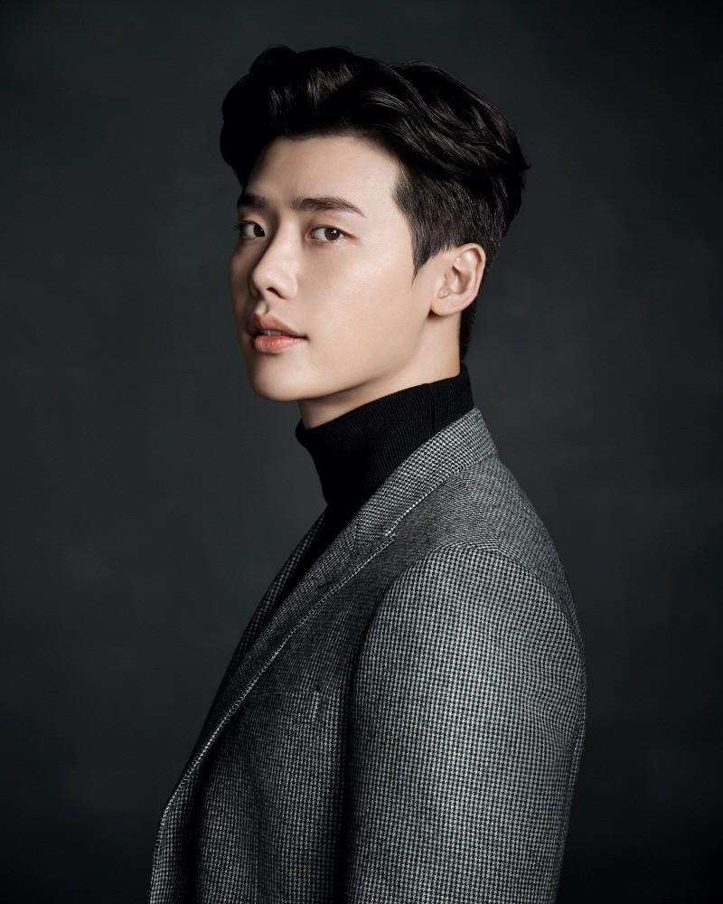 Lee Jong Suk đang bàn bạc để xuất hiện với vai trò khách mời trong phim 