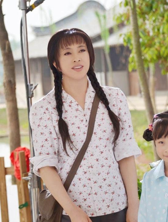 Lưu Gia Linh cưa sừng từ bà cô 52 xuống gái 27 vẫn chưa bằng thánh giả nai này-8