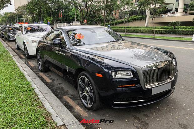 Choáng ngợp dàn siêu xe Phan Thành mang đi hỏi vợ, dẫn dầu là Rolls-Royce Wraith 34 tỷ-7