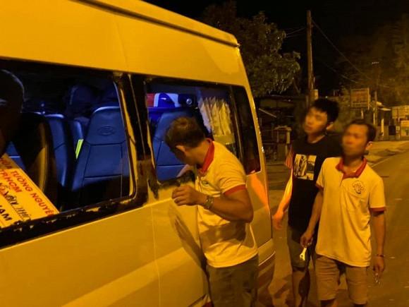 Trang Trần gặp hành trình từ thiện bão táp: Xe vỡ kính, tưởng lao xuống vực-7