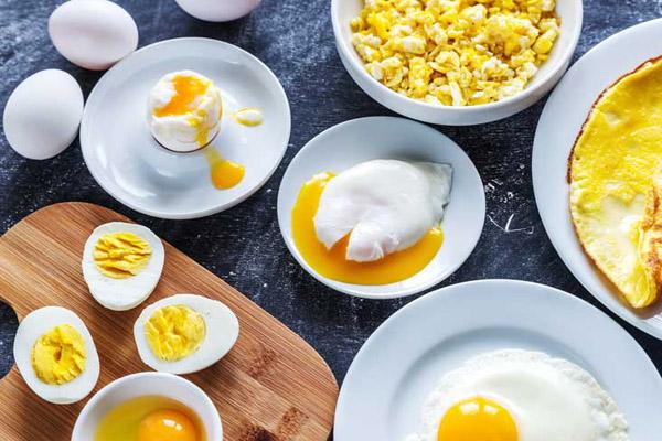 Thêm một bước trước khi làm trứng ốp la, trứng luôn tròn mà không bị dính chảo-6