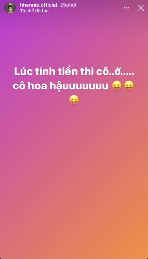 Đi ăn bún cá, HHen Niê được tiếp đón nồng nhiệt nhưng cách gọi của chủ quán khiến ai cũng bất ngờ-6