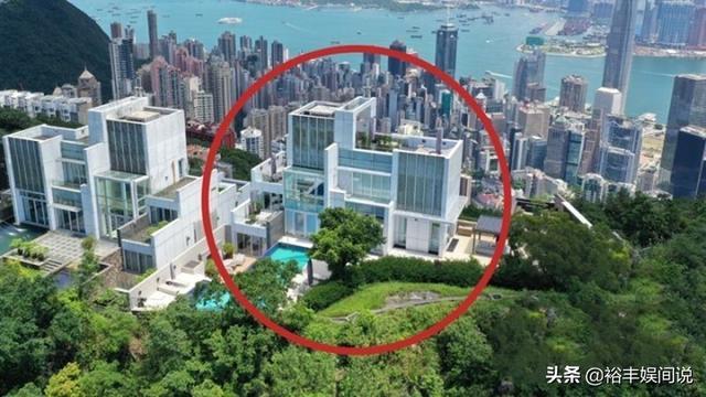 Châu Tinh Trì đầu bạc trắng khi ra tòa đối chất tình cũ-3