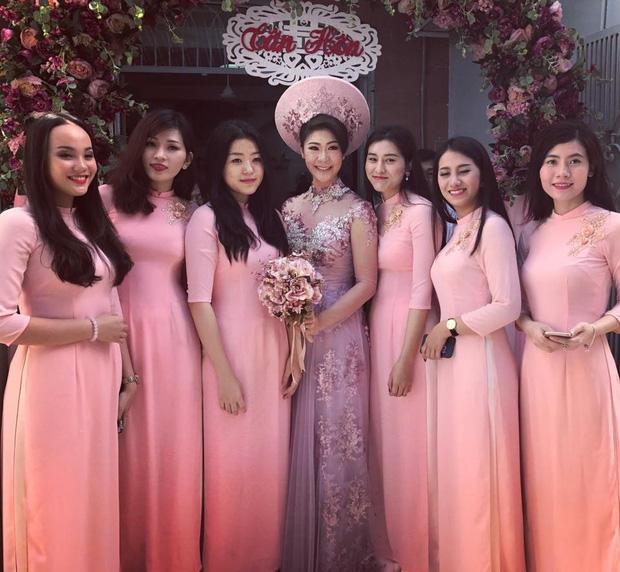 Nhật Lê và loạt mỹ nhân Việt chọn áo dài hồng ngày ăn hỏi-17