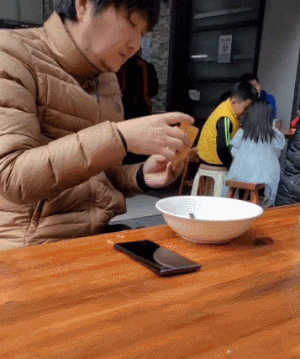 Vương Đại Trị sống chật vật sau scandal ngoại tình Đổng Khiết-2