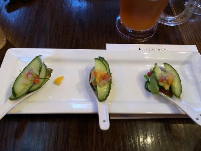 Cô nàng đặt bánh đa giá 40k, nhận về suất ăn có vài miếng cá teo tóp chẳng bõ dính răng-8