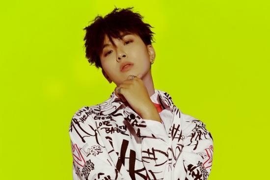 Rapper R.Tee nói gì khi bị tố yêu cùng lúc nhiều người?