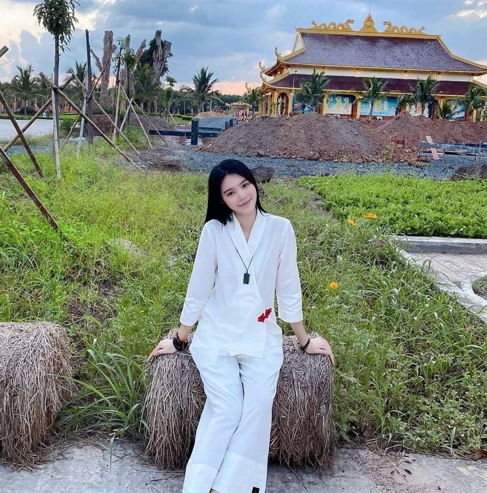 Hoa hậu Jolie Nguyễn ăn chay niệm Phật, gắn liền với các khóa tu-6