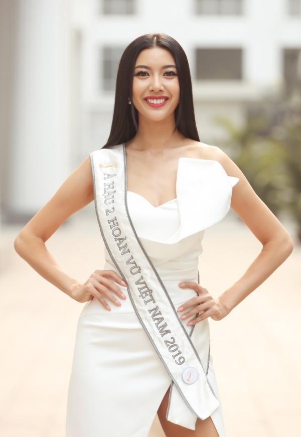 Tường San và những nàng hậu kết hôn khi chưa hết nhiệm kỳ-4