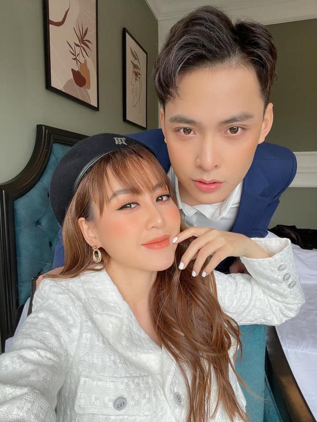 Danh tính cặp rich kid TP.HCM nhận cả vali tiền vàng khủng trong đám cưới-4