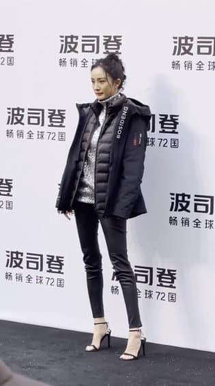 Dương Mịch gây sốt khi đeo khẩu trang kim cương, nhan sắc trong suốt như pha lê-5