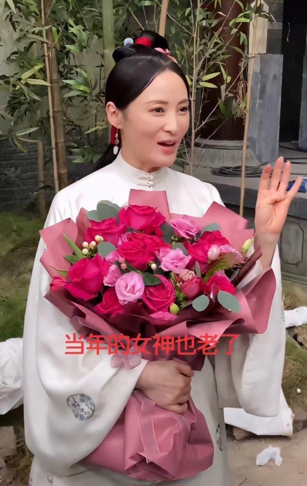 Tây Thi đẹp nhất màn ảnh Tưởng Cần Cần xuống sắc ở tuổi 45-1