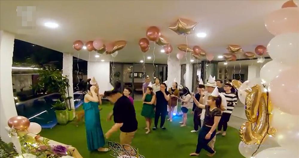 Hé lộ Không gian biệt thự mới của Kim Lý - Hồ Ngọc Hà-6