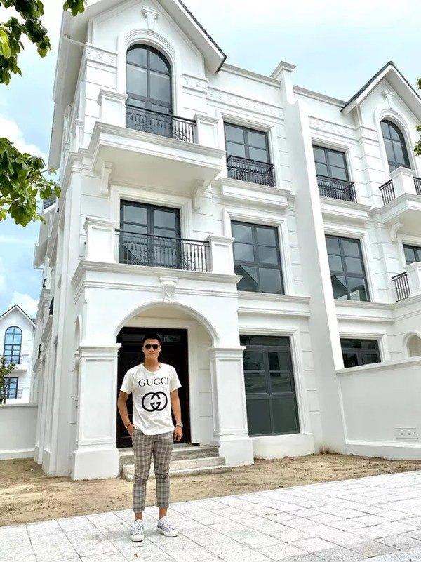 Cho vợ Kỳ Hân sinh con tại Séc, Mạc Hồng Quân khiến ai nấy bất ngờ khi tiết lộ cuộc sống nơi xứ người-8