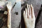 Củ khoai kỳ lạ có hình dáng giống bàn tay người khổng lồ khiến cộng đồng mạng xôn xao