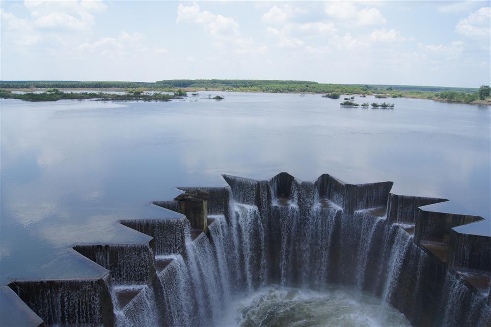 Đập nước ở Bình Dương khiến nhiều người lóa mắt vì đẹp như kỳ quan thế giới-4