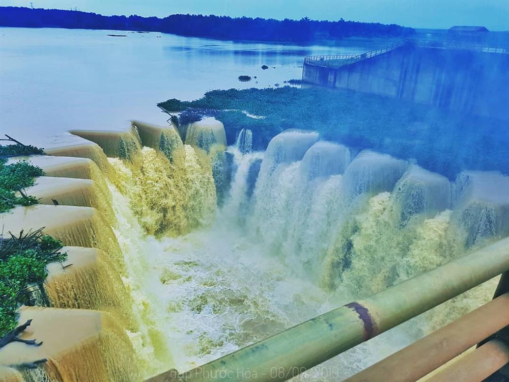 Đập nước ở Bình Dương khiến nhiều người lóa mắt vì đẹp như kỳ quan thế giới-7