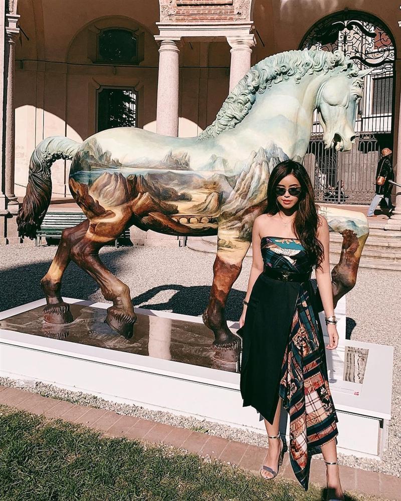 Món đồ nhỏ mà có võ giúp em chồng Hà Tăng eo thon, chân ngắn mà nhìn như m7-5