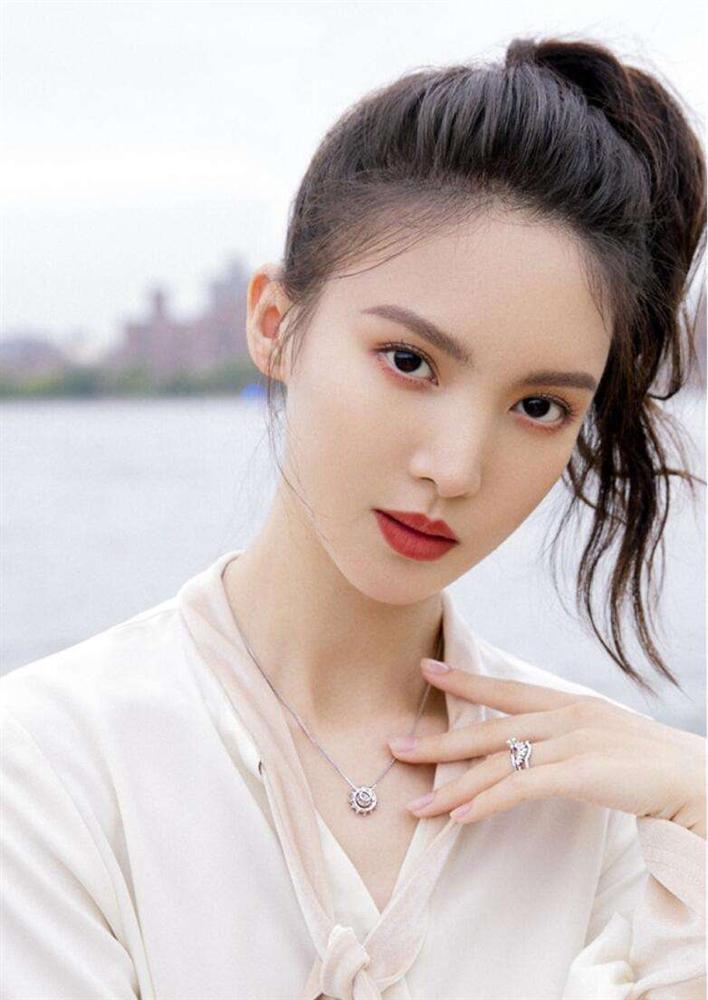 3 nhan sắc sinh năm 1990 nổi bật của làng giải trí Hoa ngữ-10