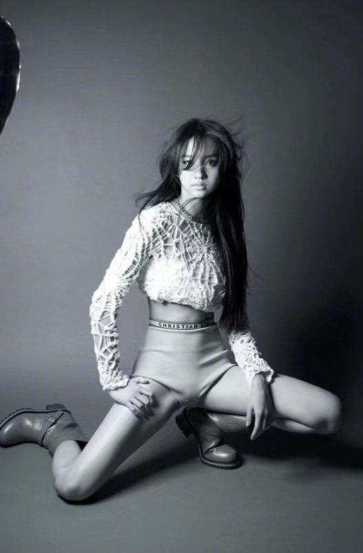 Con gái nam thần Nhật Bản Takuya Kimura chụp ảnh bán nude ở tuổi 17-2