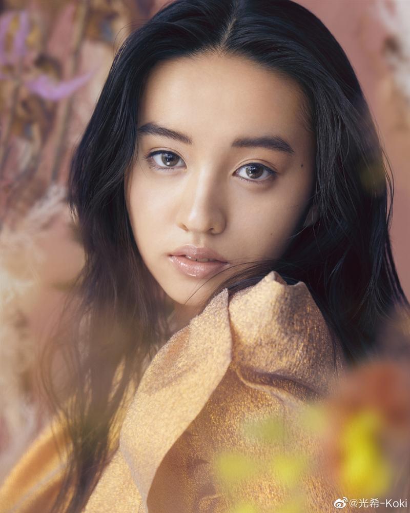 Con gái nam thần Nhật Bản Takuya Kimura chụp ảnh bán nude ở tuổi 17-4