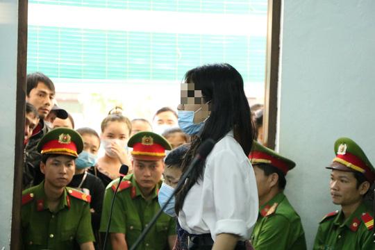 Lời khẩn cầu của nữ điều dưỡng trong vụ cựu bác sĩ da liễu bị tố hiếp dâm-3