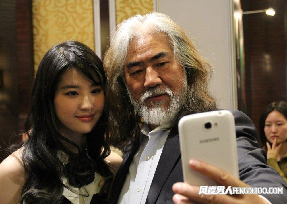 Bị chỉ trích diễn xuất trong Hoa Mộc Lan, Lưu Diệc Phi được đạo diễn Trương Kỷ Trung lên tiếng bảo vệ-6