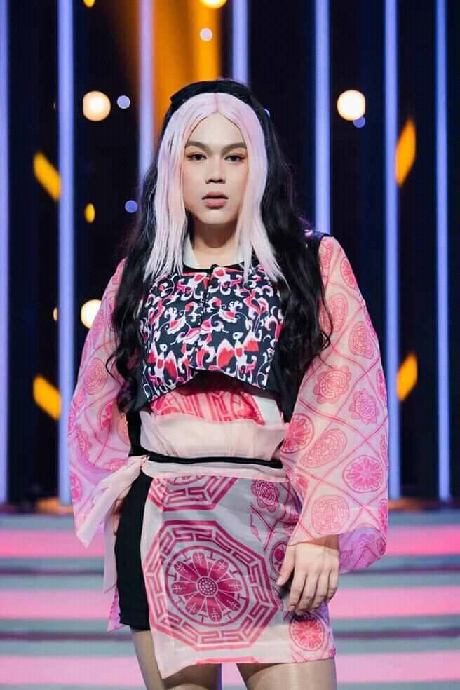 Hot Tiktoker Long Chun gây sốt với màn hóa trang Jennie BLACKPINK phiên bản nặng ký-1