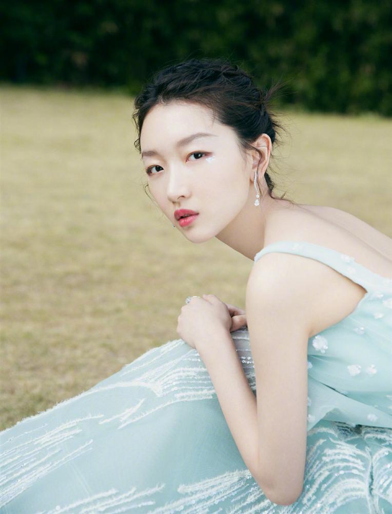 Châu Đông Vũ: Tam Kim Ảnh Hậu kém sắc bị ghét vì đời tư phức tạp, thái độ hách dịch-8