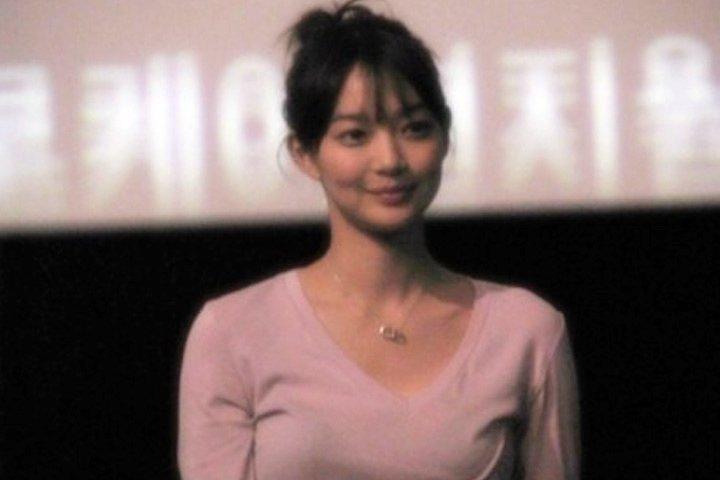 Ảnh chưa chỉnh sửa của mỹ nhân Hàn: Body Jeon Ji Hyun đẳng cấp, sống mũi Han Ga In hoàn hảo-17