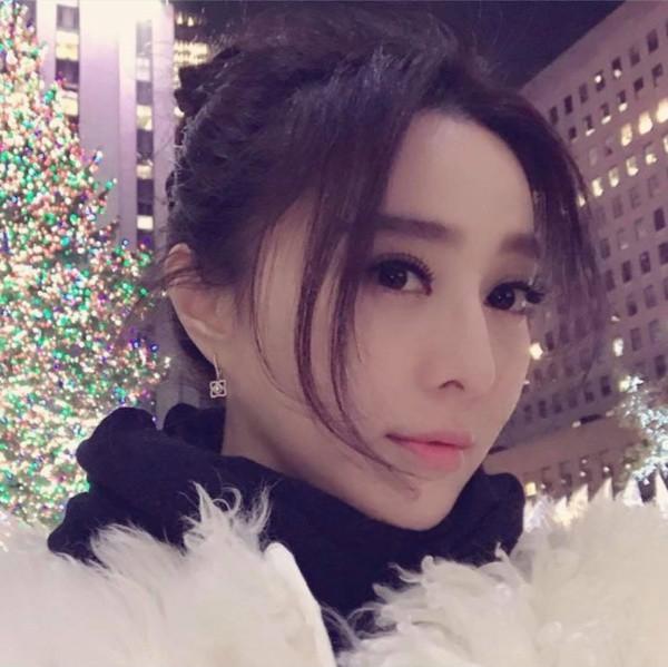 Choáng ngợp làn da mộc 100% của Phạm Băng Băng, chị em đôi mươi còn kém xa-6