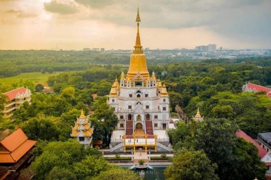 Địa điểm 'check-in' cực đẹp của giới trẻ Sài Gòn: Ngôi chùa có bảo tháp cao nhất Việt Nam