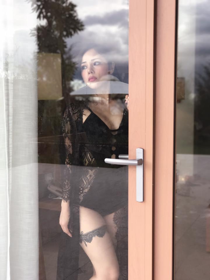 Bạn gái hơn 6 tuổi của Huỳnh Anh: Single mom phẫu thuật thẩm mỹ, body cực sexy-8