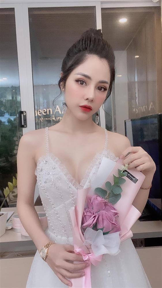 Bạn gái hơn 6 tuổi của Huỳnh Anh: Single mom phẫu thuật thẩm mỹ, body cực sexy-6