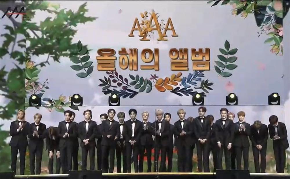 AAA 2020 đã qua 1 ngày vẫn âm ỉ cuộc chiến sứt đầu mẻ trán các fandom-4