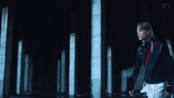 Kai sexy nghẹt thở, khoe thân táo bạo, liệu đã xứng đáng khi bắt fan đợi suốt 8 năm?-6