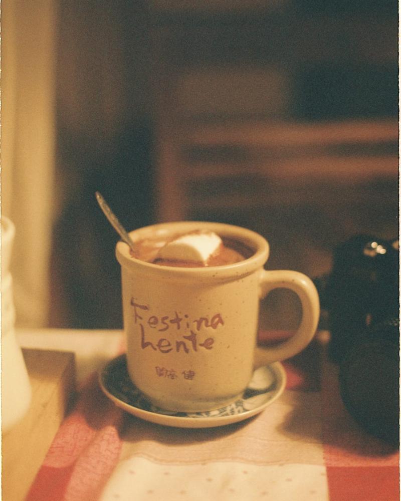 Những quán cafe đẹp lạ núp kỹ trong khu tập thể ở Hà Nội-2