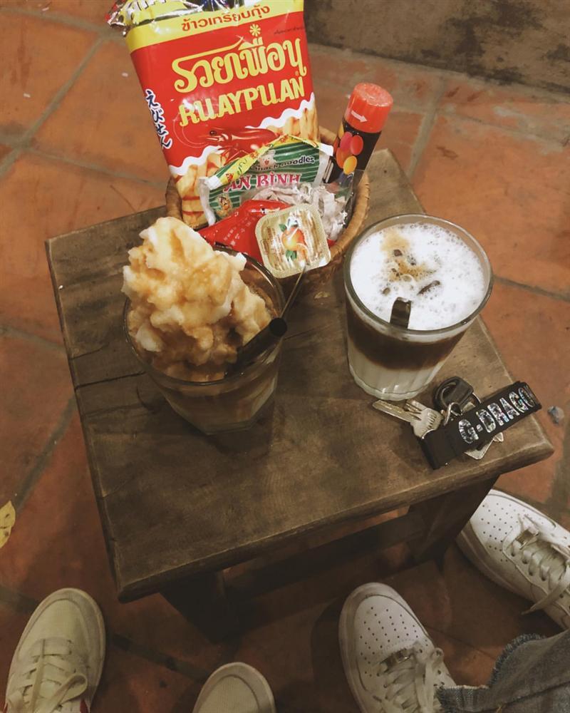 Những quán cafe đẹp lạ núp kỹ trong khu tập thể ở Hà Nội-13