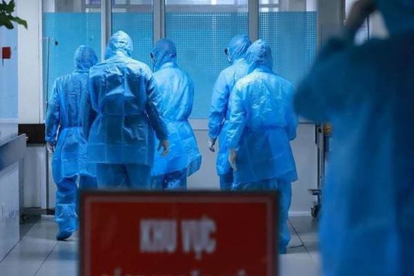 Giáo viên tiếng Anh nhiễm Covid-19: Đi dạy ở 2 chi nhánh tại TP.HCM, cafe và karaoke-1