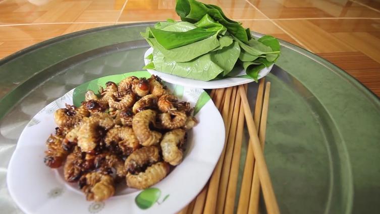 Những đặc sản kinh dị làm từ sâu béo nhung nhúc của Việt Nam, nhiều người nhìn thôi cũng khóc thét-11