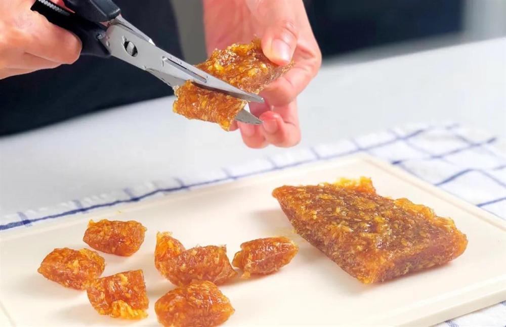 Năm nào trời lạnh nhà tôi cũng làm món kẹo này vừa ăn chơi vừa phòng cảm lạnh tốt đủ đường!-5