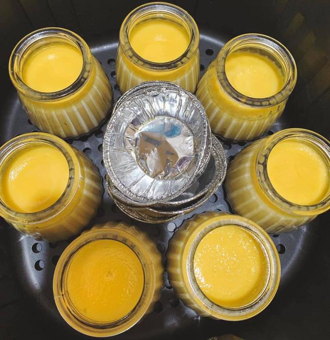 Rộ cách làm flan bằng nồi chiên không dầu: Mềm mịn thơm ngon mà không lo bị rỗ-5